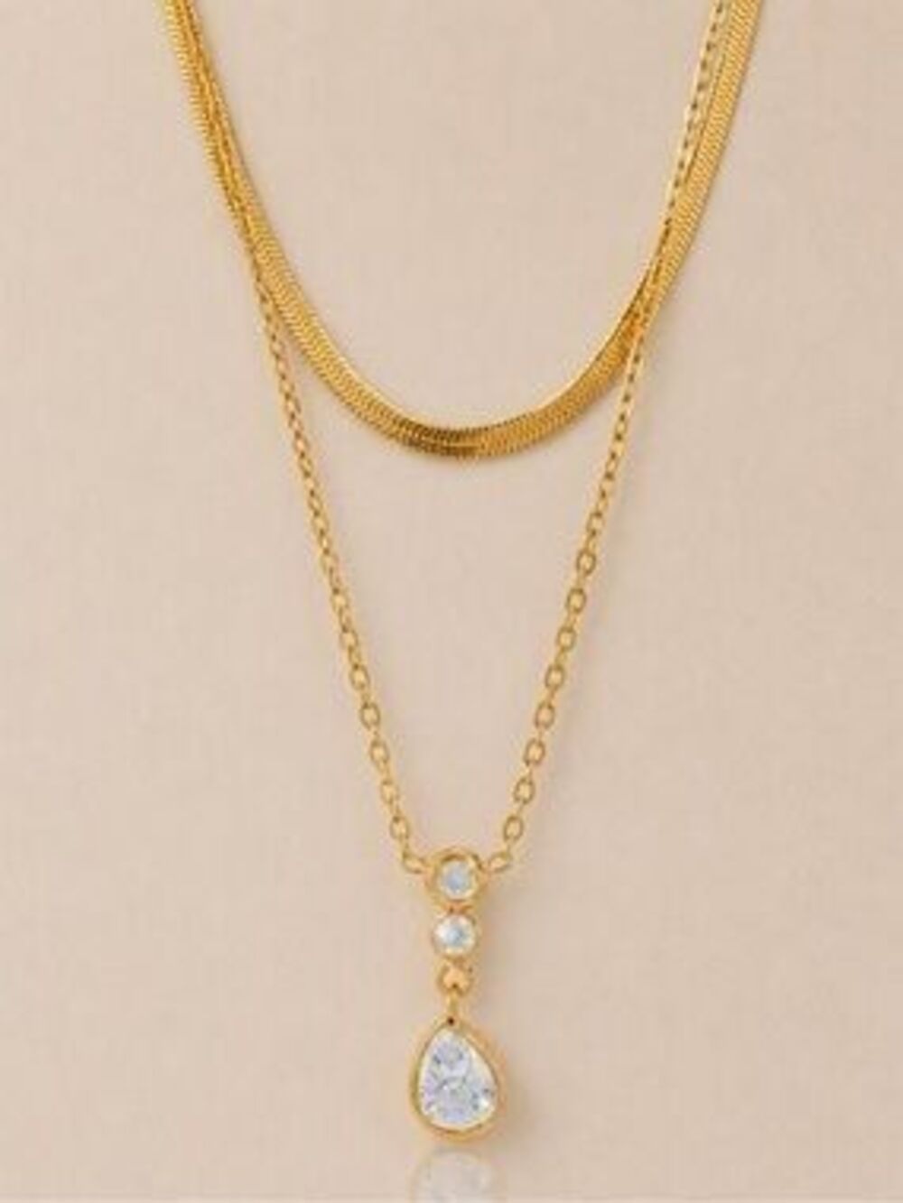 GOLD LAYERED RHINESTONE PENDANT NECKLACE (7782)
